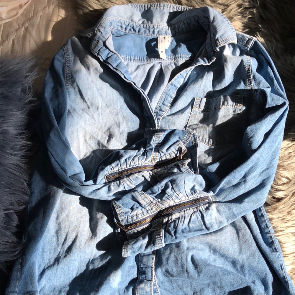 BCBG maxazria denim top